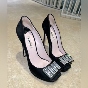 Like new Miu Miu size 39 pump heel